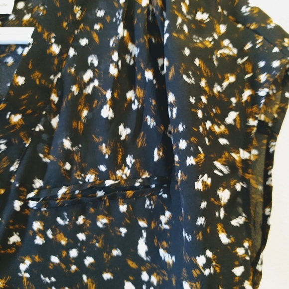 Dynamite VNeck Sheer Print Blouse XS - Picture 4 of 8